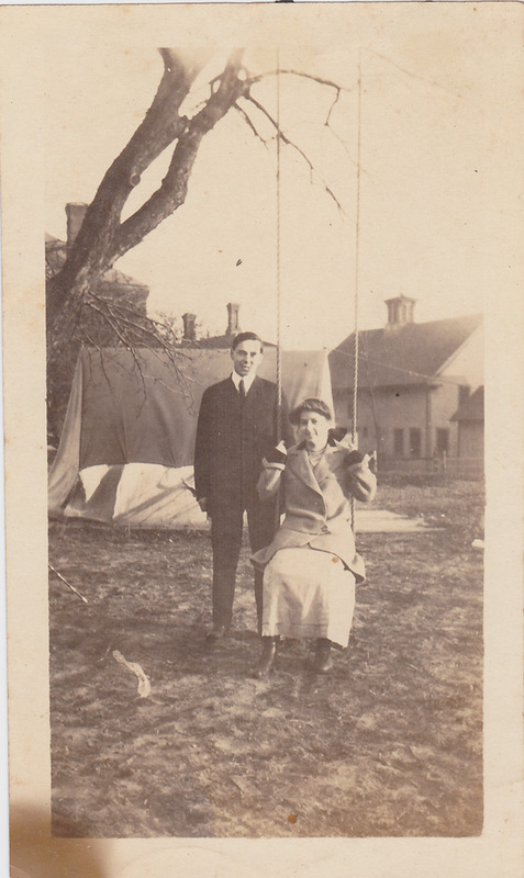 Unknown_Couple.jpg