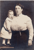 Unknown_Woman_Child_01.jpg