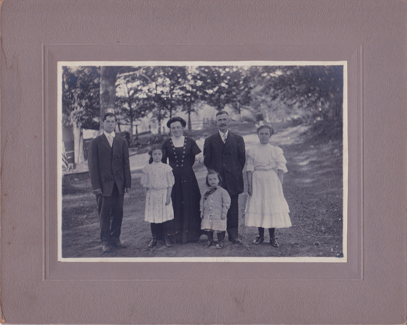 Unknown_Family_June_19_1909.jpg